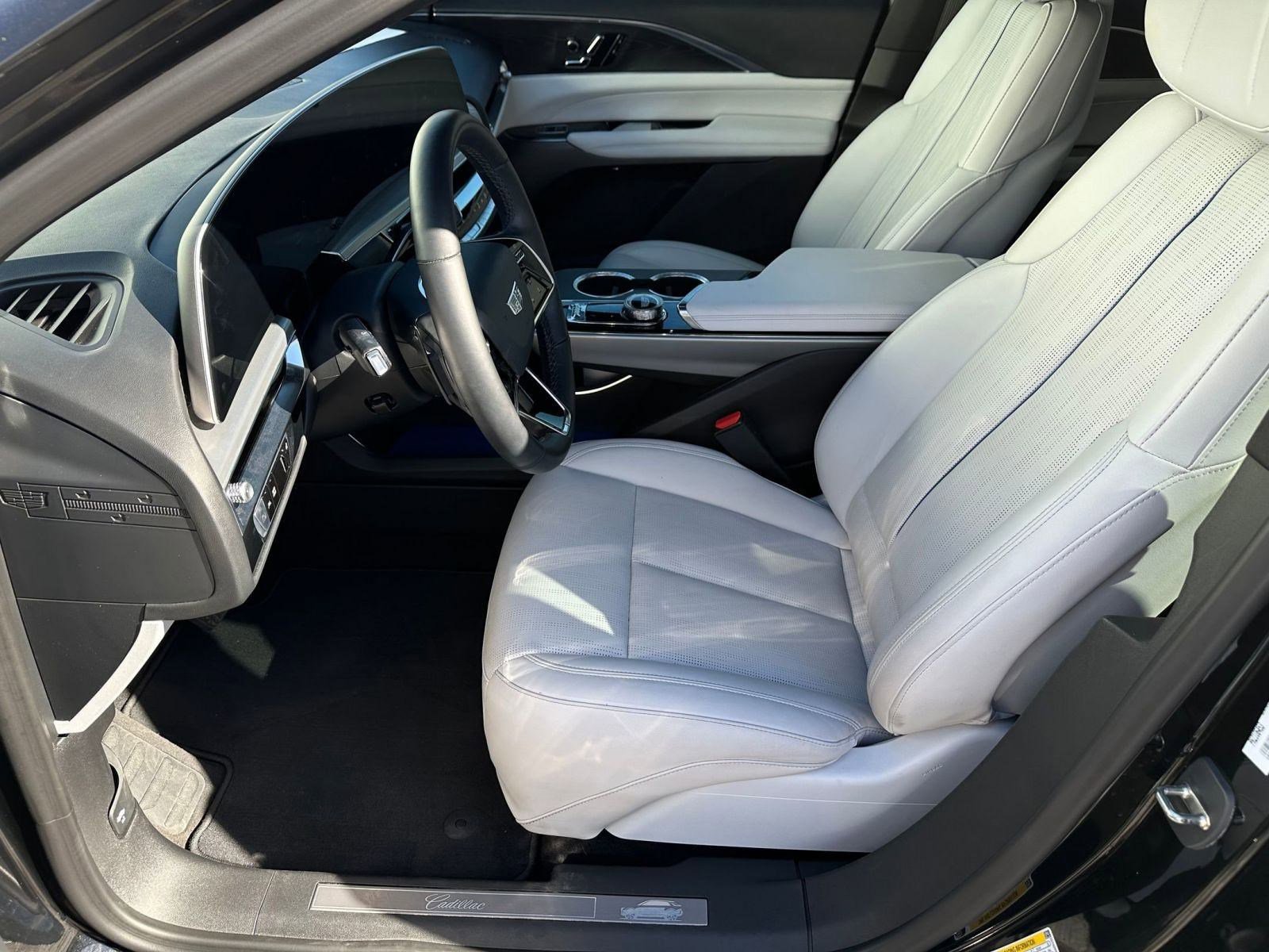 Certified 2024 Cadillac Lyriq Luxury image 4