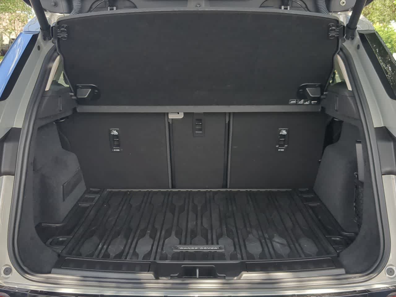 New 2025 Land Rover Range Rover Evoque S AWD/4WD image 37