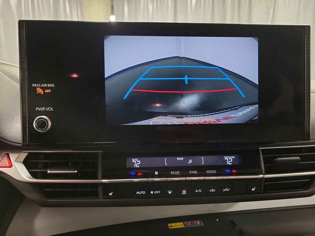 Used 2025 Toyota Sienna XLE w/ XLE Plus Package FWD image 16