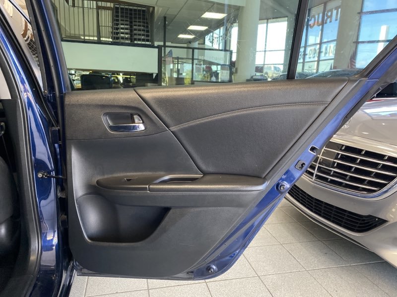 Used 2015 Honda Accord Sport image 16