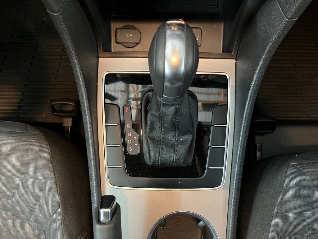 Certified 2021 Volkswagen Passat 2.0T S image 16