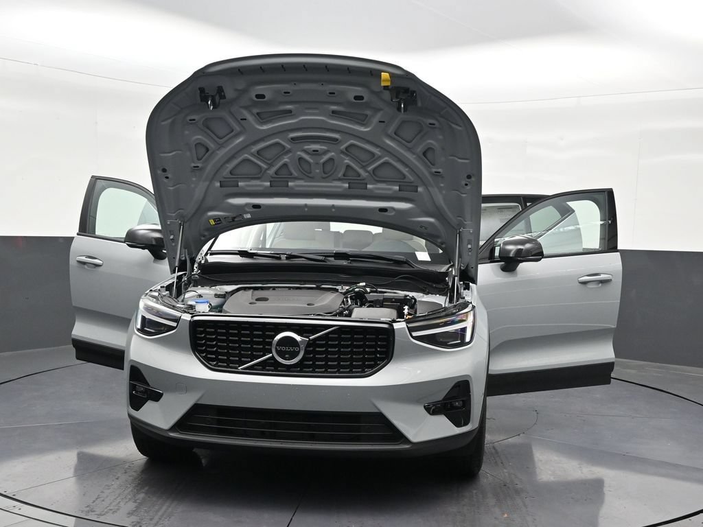 New 2026 Volvo XC40 B5 Plus w/ Protection Package Premier AWD/4WD image 34