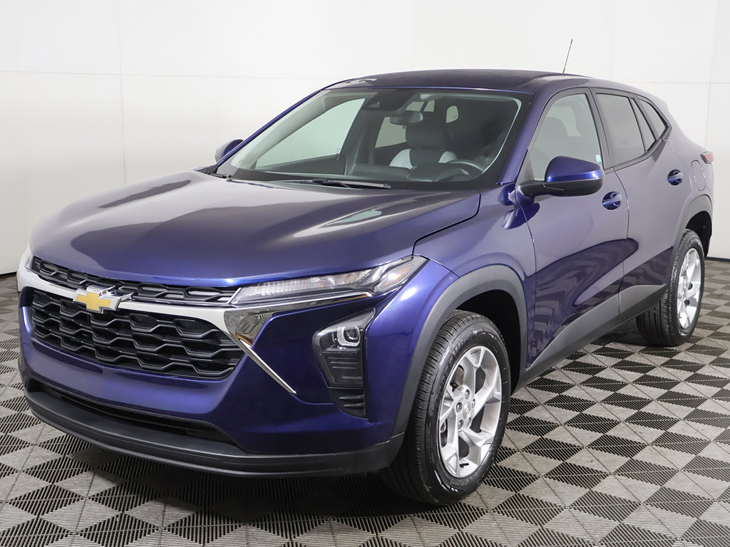 Used 2024 Chevrolet Trax LS w/ LS Convenience Package FWD image 6
