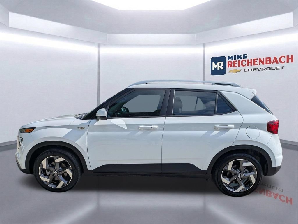 Used 2024 Hyundai Venue SEL FWD image 7