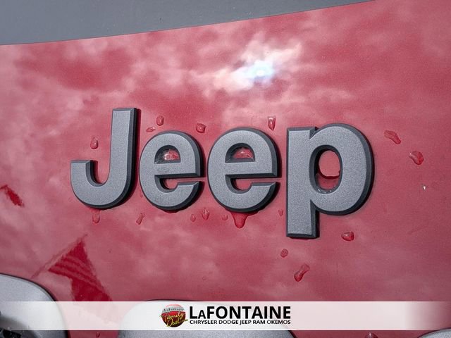 Used 2017 Jeep Cherokee Trailhawk w/ Cold Weather Group AWD/4WD image 9
