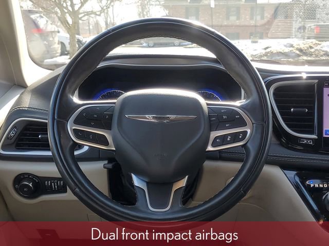 Used 2022 Chrysler Pacifica Touring-L image 37