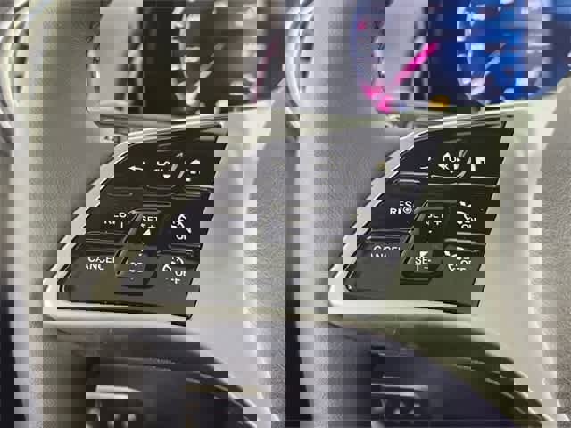 Certified 2025 Mercedes-Benz GLB 250 4MATIC image 98