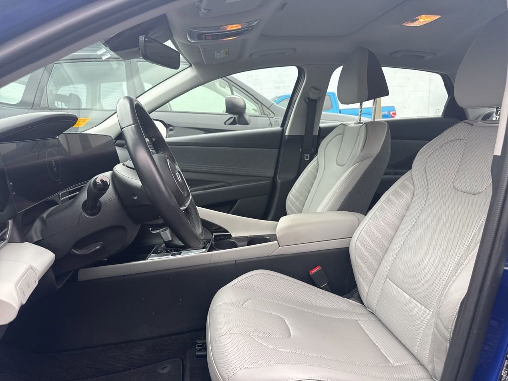 Used 2024 Hyundai Elantra Limited image 18