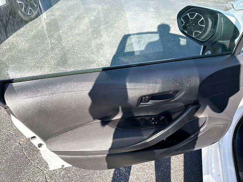 Used 2022 Toyota Corolla LE FWD image 17
