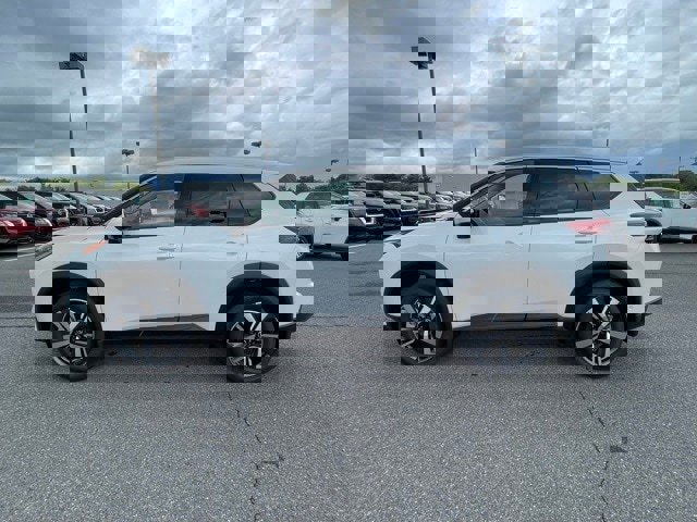 New 2025 Nissan Rogue SL w/ Tech Package image 8