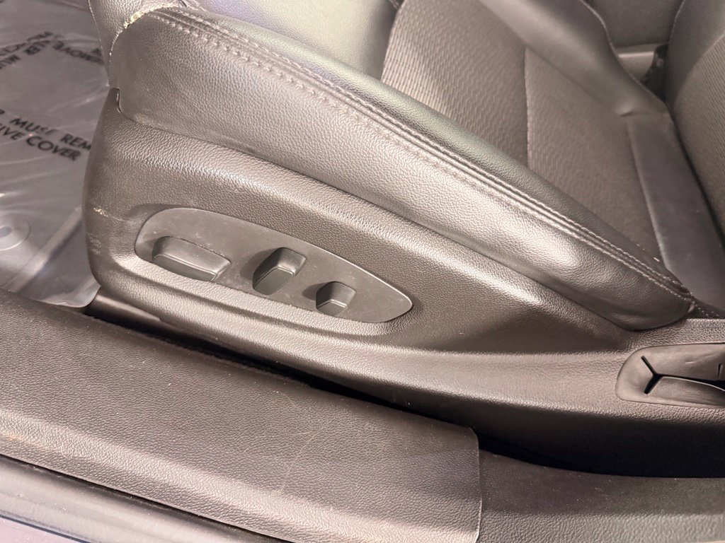 Used 2018 Chevrolet Impala LT FWD image 31