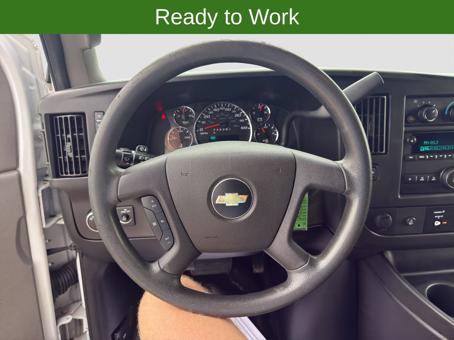 Used 2018 Chevrolet Express 2500 w/ Driver Convenience Package RWD image 10