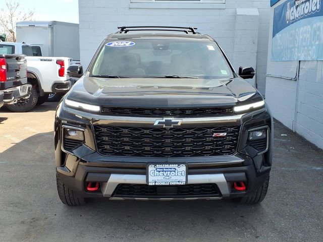 Used 2024 Chevrolet Traverse Z71 w/ Enhanced Driving Package image 2