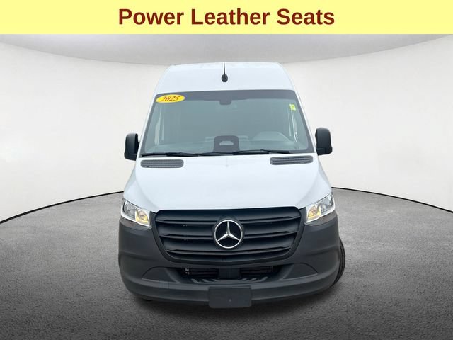 Used 2025 Mercedes-Benz Sprinter 2500 image 4