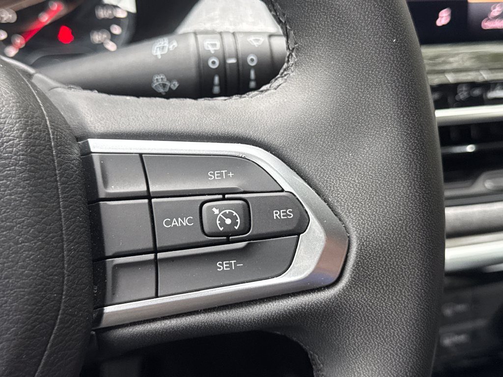 Used 2024 Jeep Compass Latitude AWD/4WD image 26