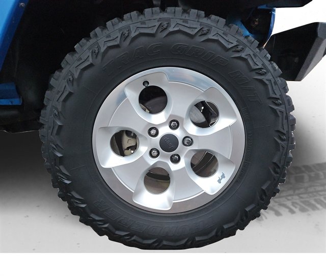 Used 2015 Jeep Wrangler Unlimited Sahara w/ Connectivity Group image 16