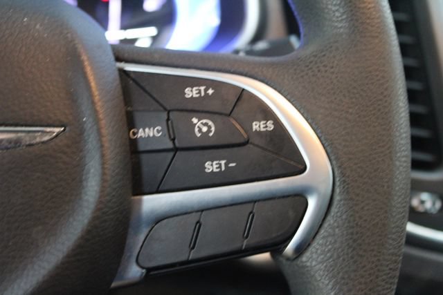 Used 2015 Chrysler 200 LX FWD image 17