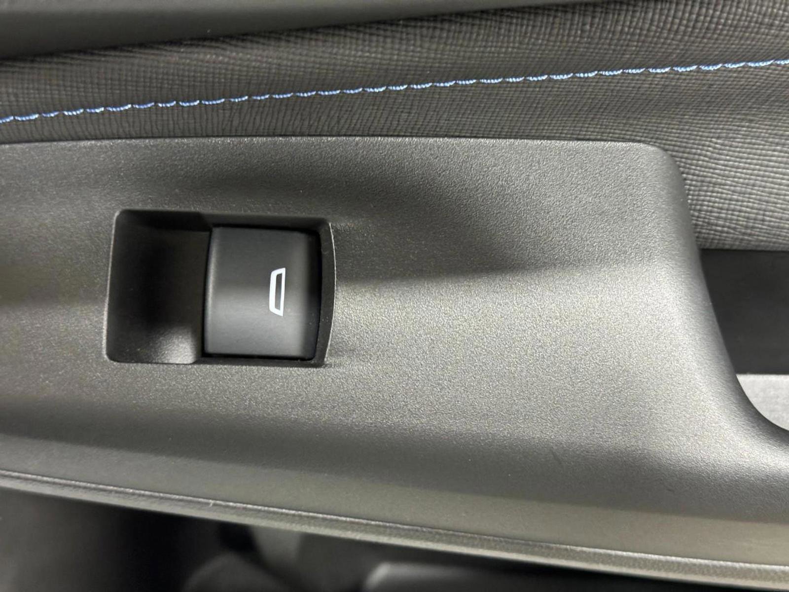 Used 2024 Buick Envista Sport Touring w/ Convenience I Package image 22