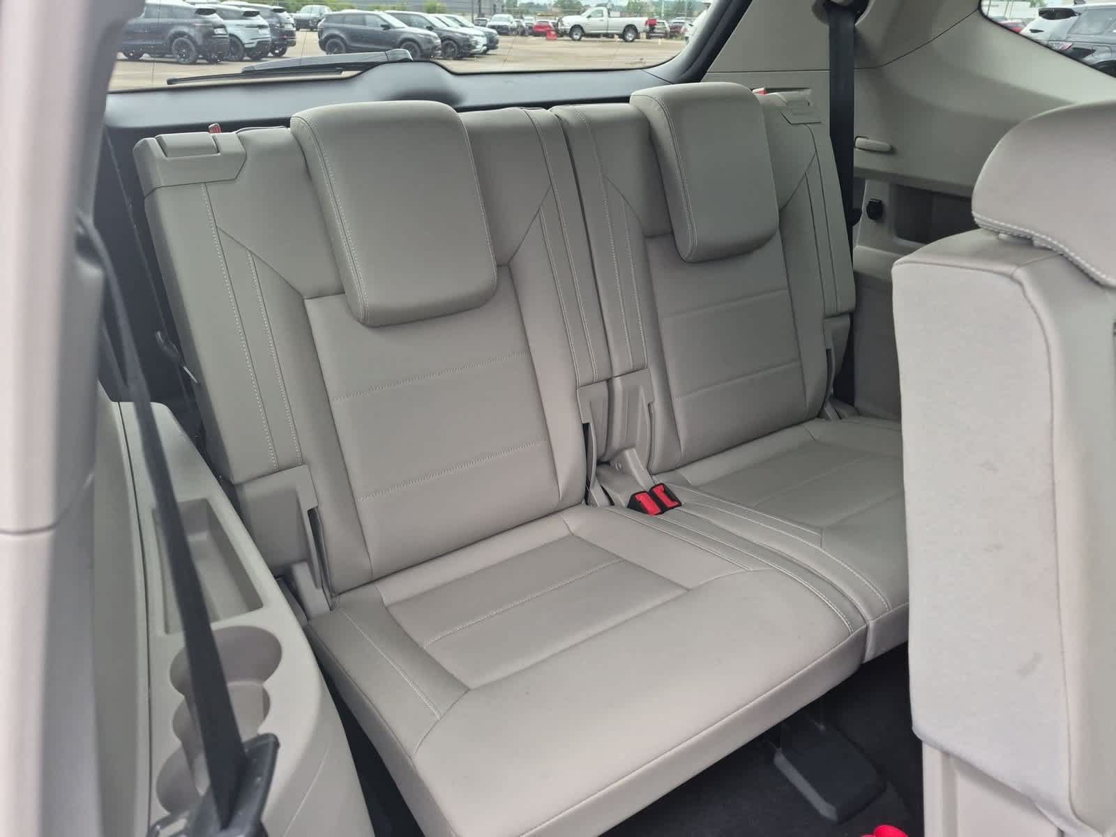Used 2023 Volkswagen Atlas SE w/ Black Wheel Package FWD image 21