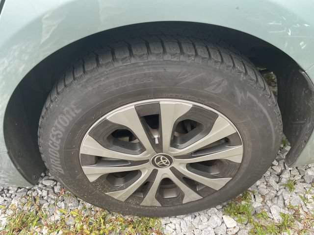 Used 2022 Toyota Prius XLE AWD/4WD image 6