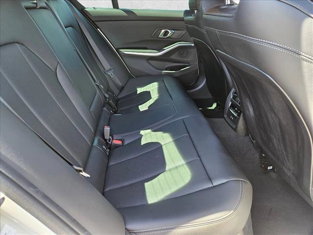 Used 2025 BMW 330i Sedan w/ M Sport Package image 18