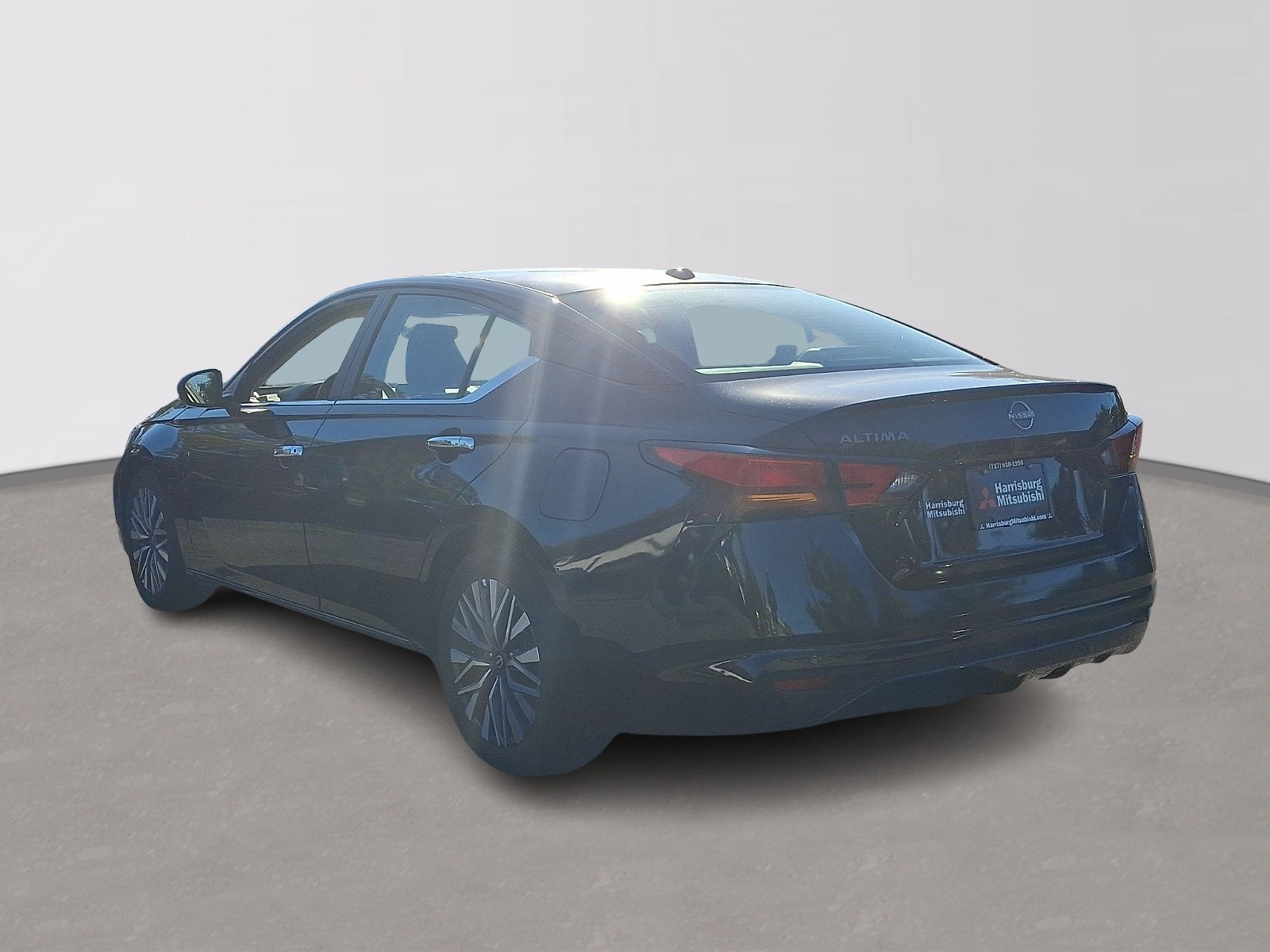 Used 2025 Nissan Altima 2.5 SV FWD image 4
