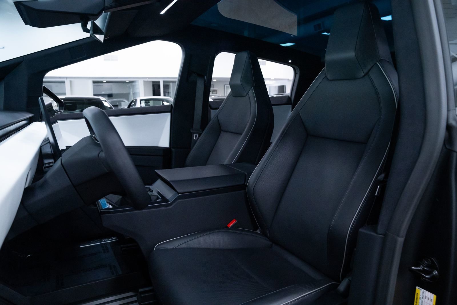 Used 2024 Tesla Cybertruck AWD Crew Cab image 16