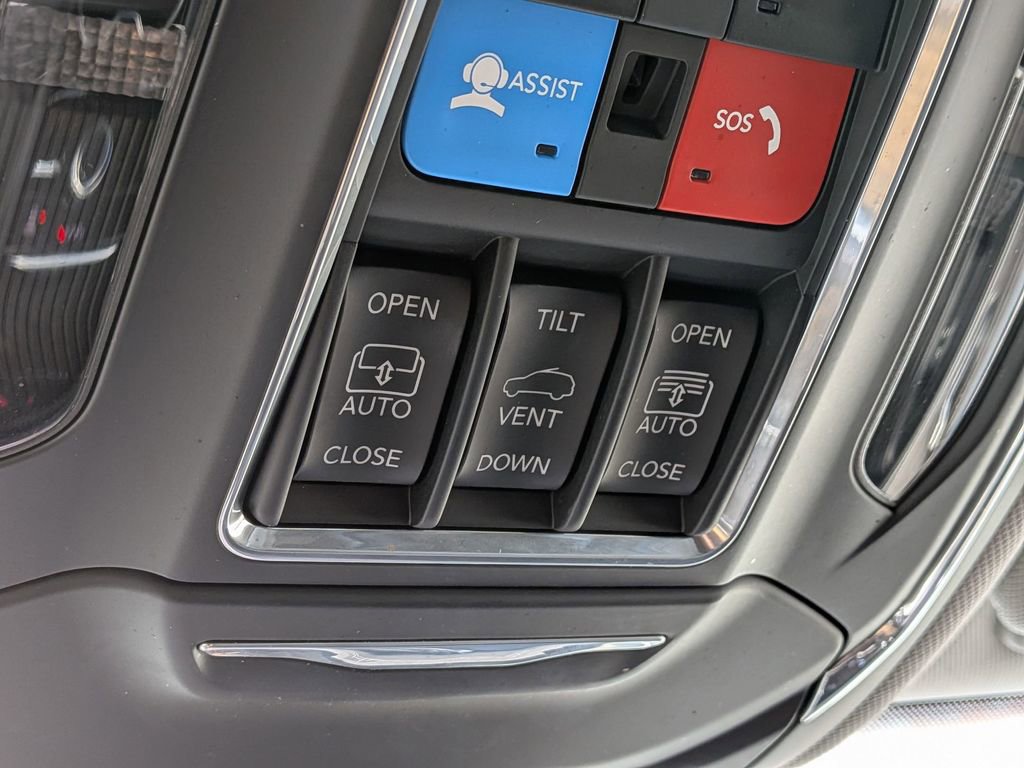 Certified 2023 Jeep Grand Cherokee L Limited w/ Black Appearance Package image 21