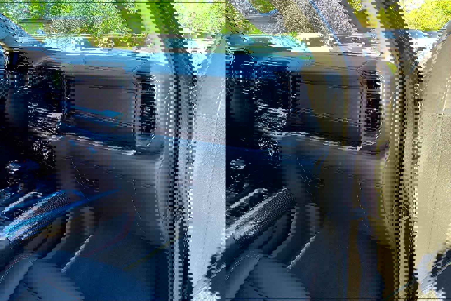 Used 2022 GMC Sierra 1500 Elevation w/ Elevation Premium Package image 18