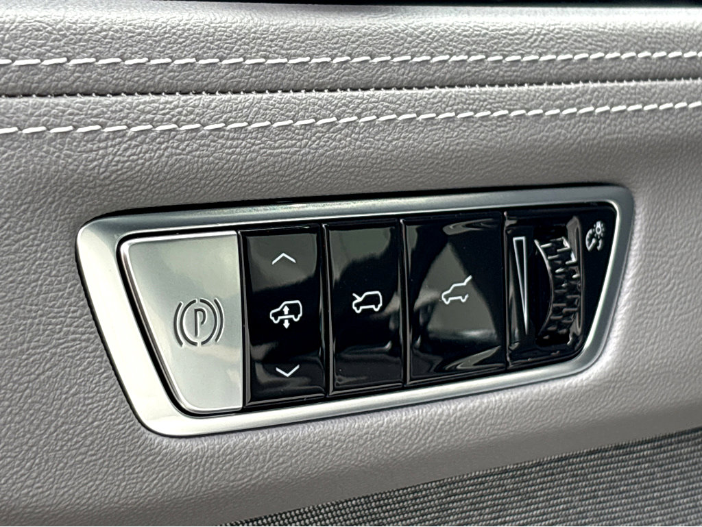 New 2026 Cadillac Escalade IQL Sport 1 image 15