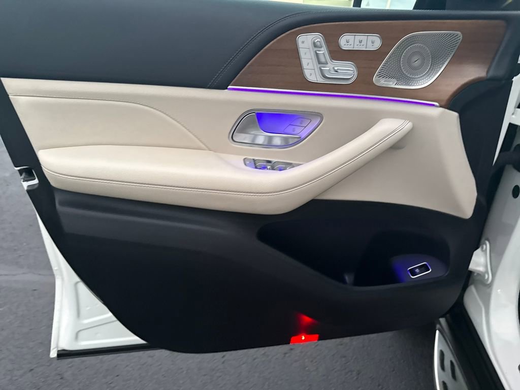 Used 2022 Mercedes-Benz GLS 450 4MATIC image 12