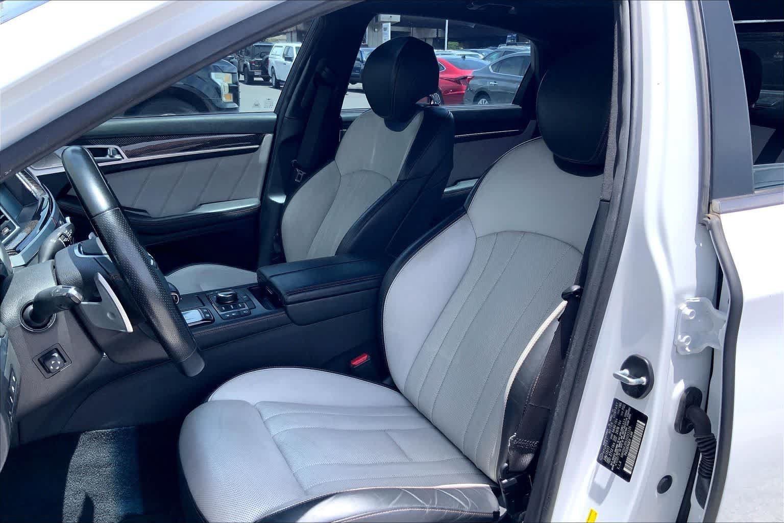 Used 2018 Genesis G80 3.3T Sport RWD image 11