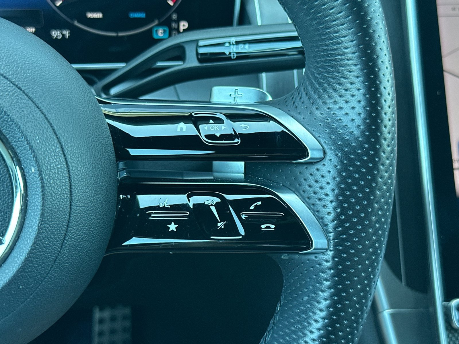Certified 2023 Mercedes-Benz GLC 300 image 29