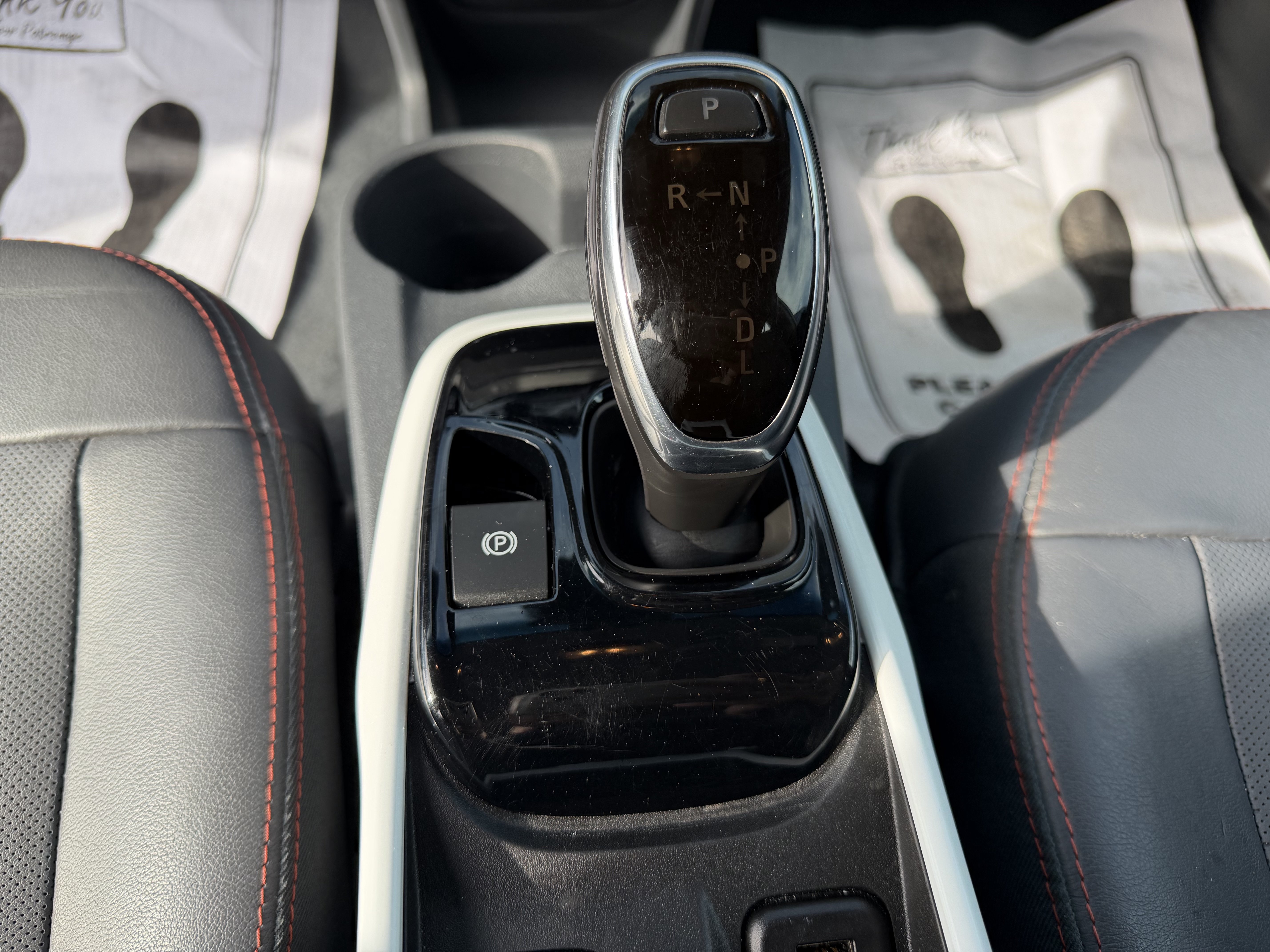 Used 2019 Chevrolet Bolt Premier w/ Infotainment Package FWD image 14