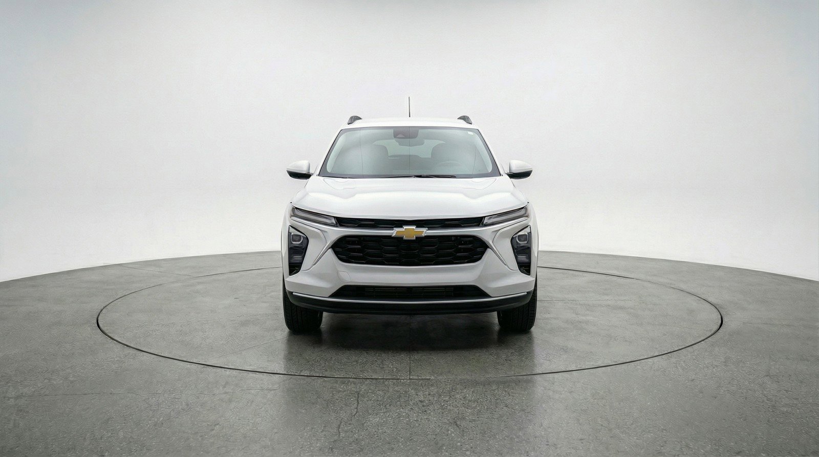 Used 2025 Chevrolet Trax LT w/ LT Convenience Package image 2