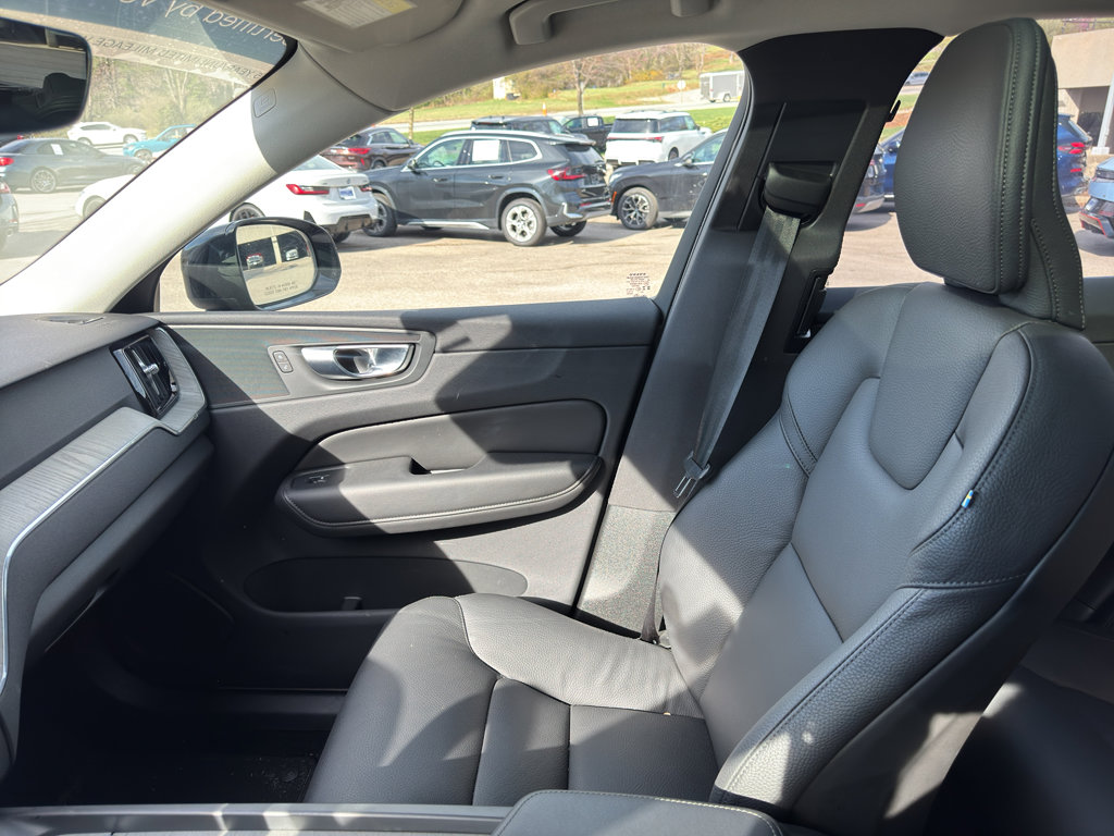 Certified 2025 Volvo XC60 B5 Plus image 14