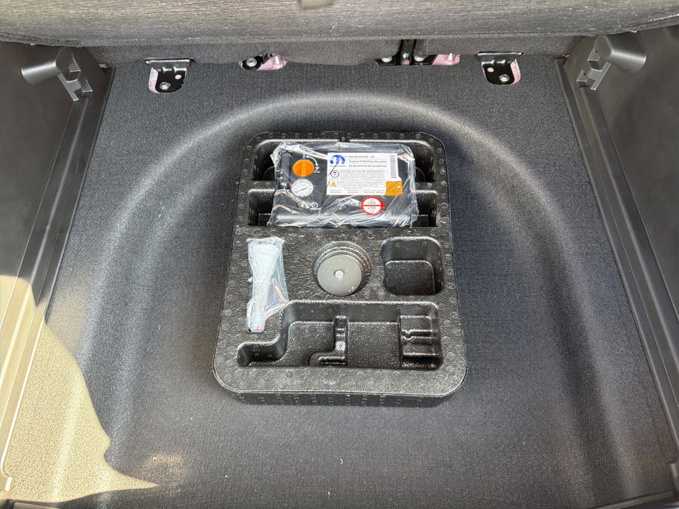 New 2026 Jeep Compass Latitude AWD/4WD image 28