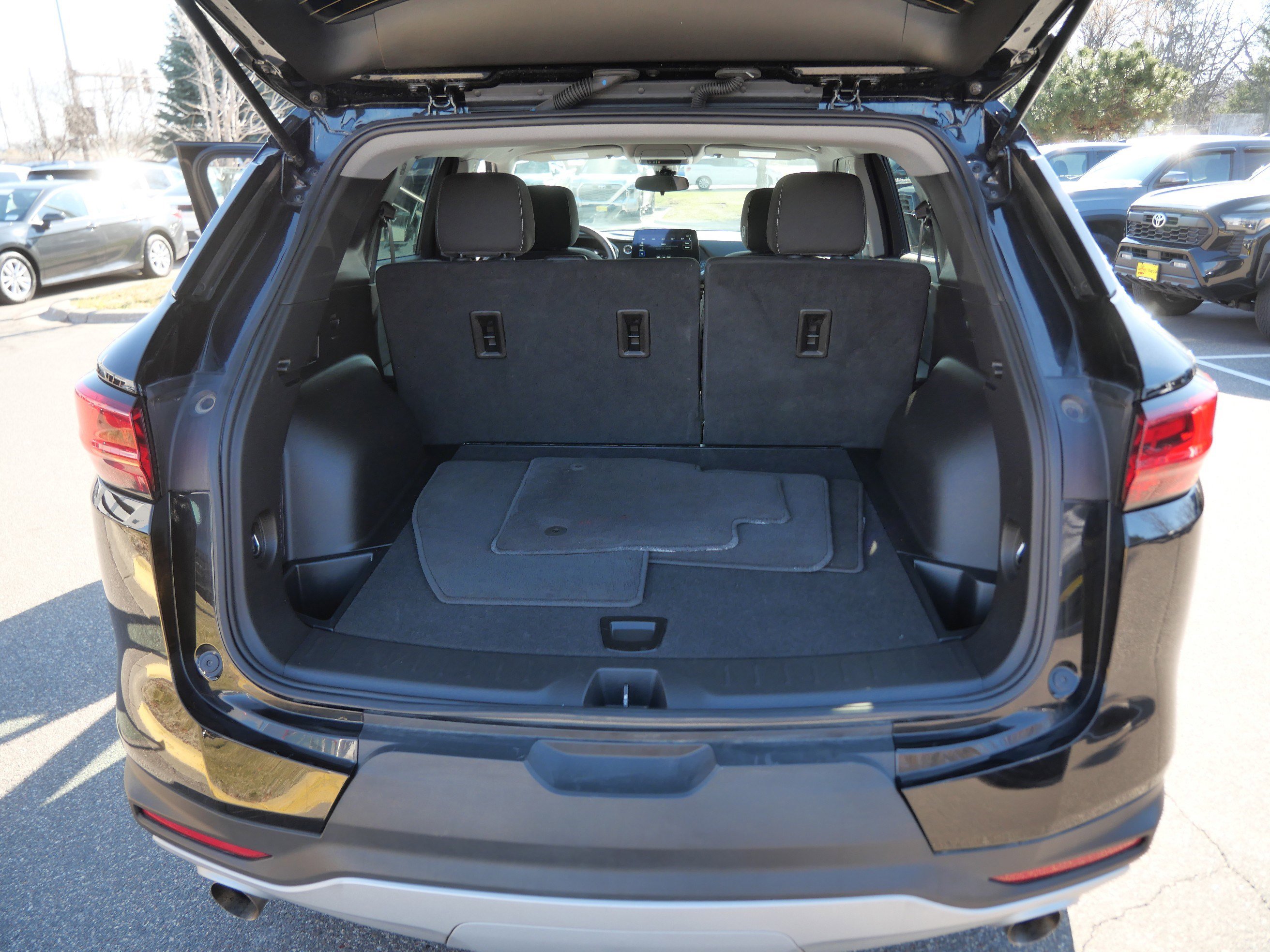 Used 2025 Chevrolet Blazer LT image 18