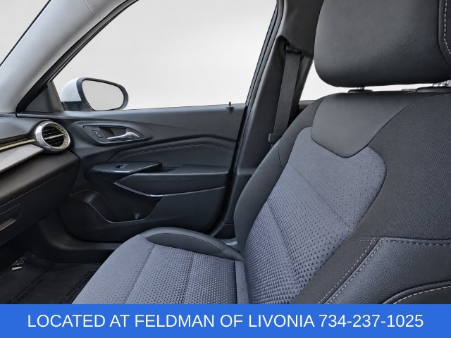 Used 2025 Chevrolet Trax LT w/ Driver Confidence Package FWD image 20