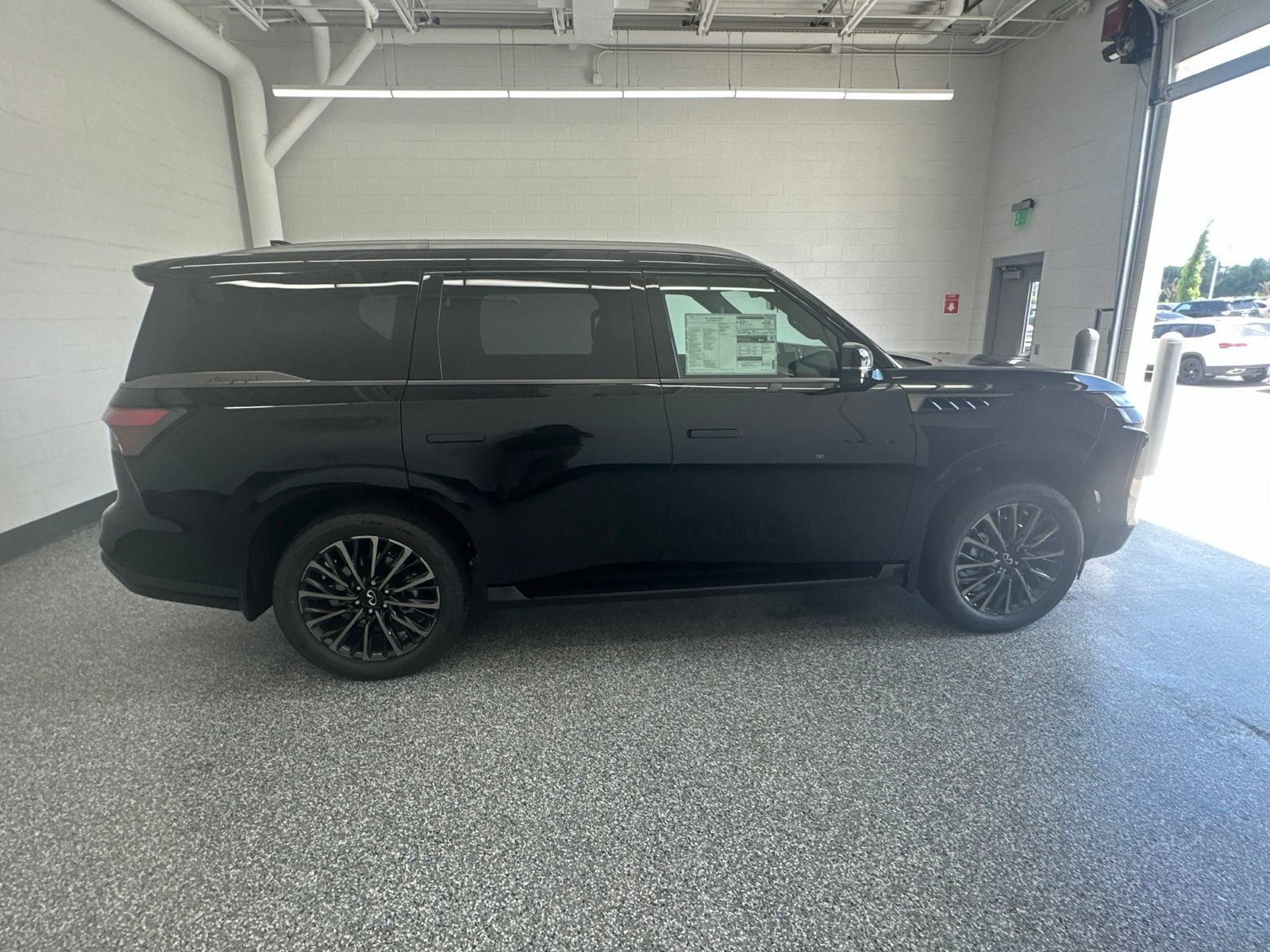 New 2027 INFINITI QX80 Autograph w/ Premium Cargo Package AWD/4WD image 8