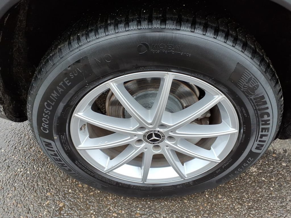 Used 2025 Mercedes-Benz GLE 350 4MATIC image 11