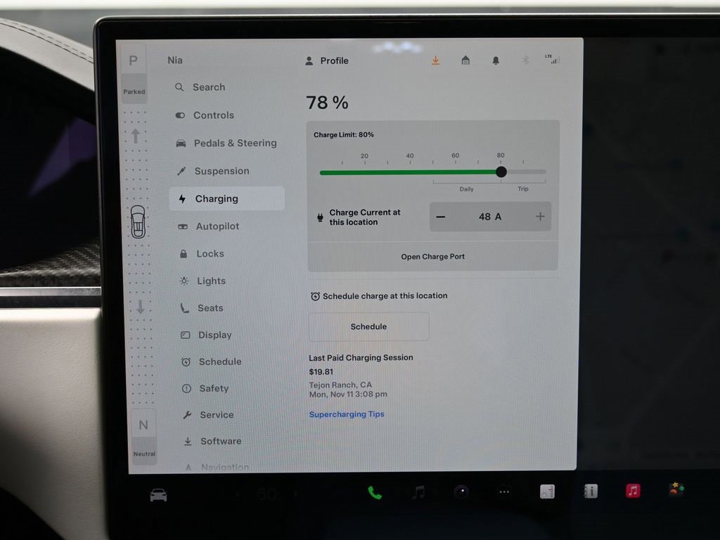 Used 2022 Tesla Model X Plaid image 25