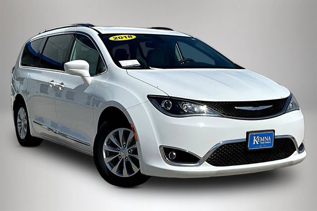 Used 2018 Chrysler Pacifica Touring-L FWD video 1