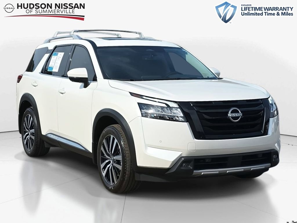 Used 2024 Nissan Pathfinder Platinum w/ Black Appearance Package 360° Tour
