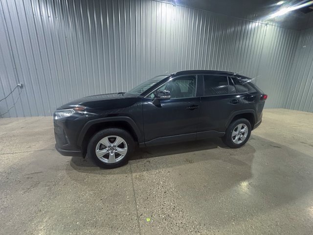 Used 2019 Toyota RAV4 XLE image 2