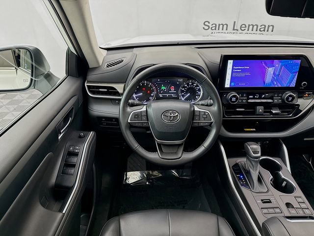 Used 2023 Toyota Highlander XLE image 23