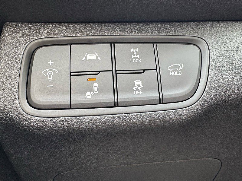 Used 2020 Hyundai Santa Fe Limited image 15