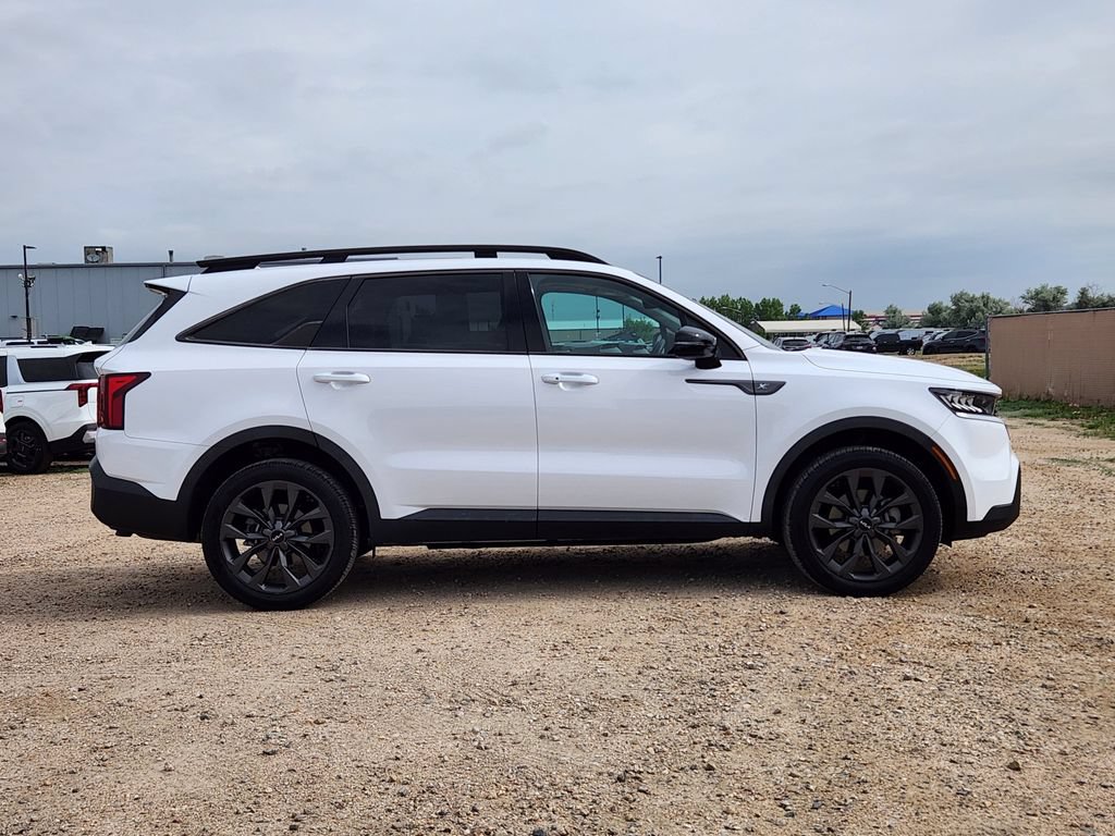 Certified 2022 Kia Sorento X-Line EX AWD/4WD image 2