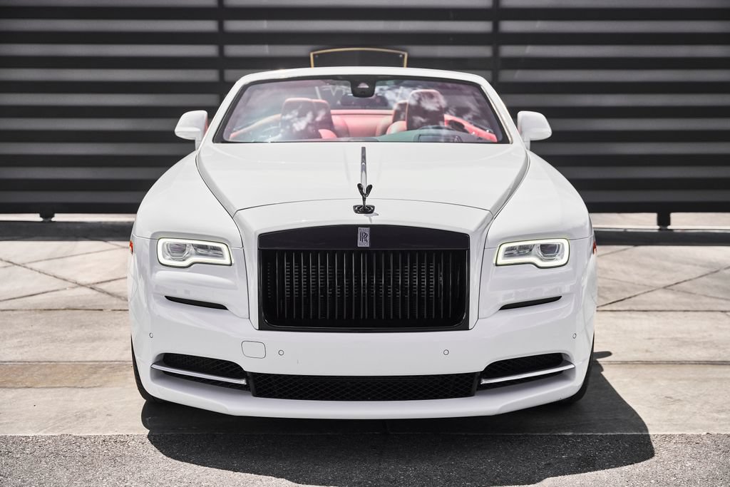 Used 2018 Rolls-Royce Dawn RWD image 16