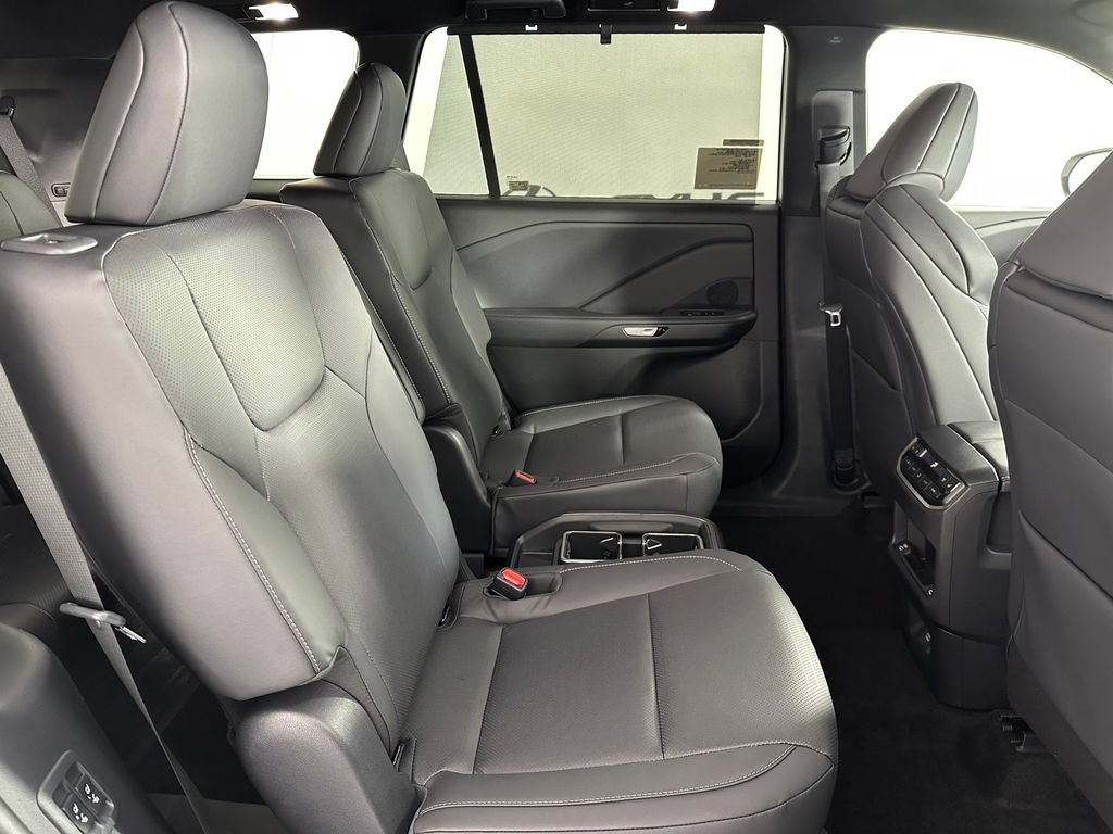 New 2026 Lexus TX 500h AWD image 18